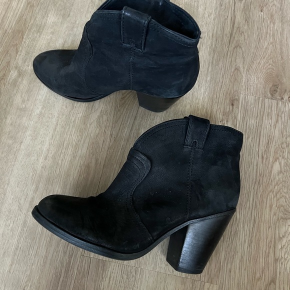 Vince Camuto Black Booties - Picture 3 of 4